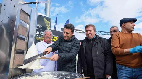 Erzincan'da Valiler Tulum Peyniri Döner Kesti