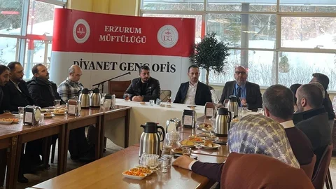 Gençlerin Manevi Rehberleri Erzurum'da Buluştu