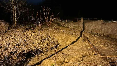 Isparta'da Sel Baskınları Yaşandı