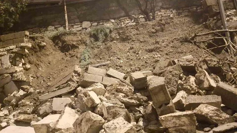 Diyarbakır'da İstinat Duvarı Çöktü