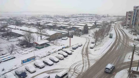 Keşan'da Kar Yağışı Eğitime Ara Verdi