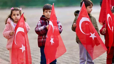Adana'da Bayrak Sevgisi Dersi