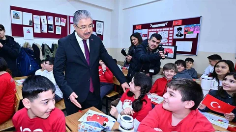 Eskişehir'de Vali Yılmaz Öğrencilerle Buluştu