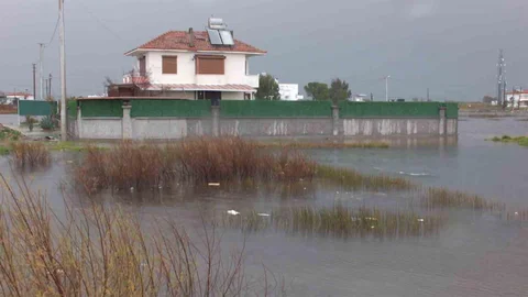 Balıkesir'de Sağanak Yağış Etkili Oldu