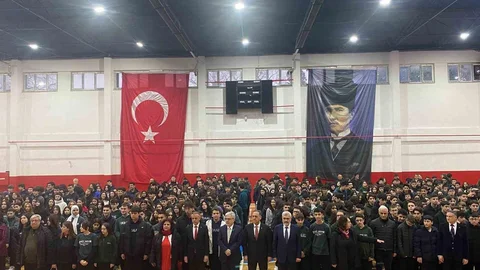 Yalova'da Eğitim Dönemi Bayrak Temasıyla Başladı