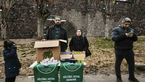 Sultan Şeyhmus EZ-ZULİ Derneği'nden İkram Etkinliği