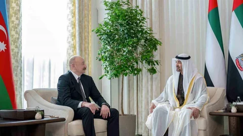 Azerbaycan Cumhurbaşkanı Aliyev BAE'de Görüşme Yaptı