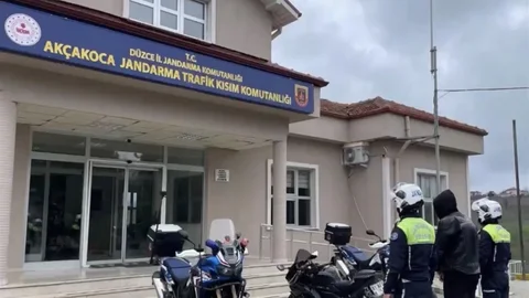 Düzce'de Jandarmadan Kaçan Sürücü Yakalandı