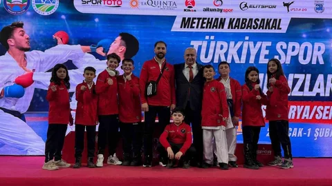 Erzincanlı Karateciler 5 Madalya Kazandı