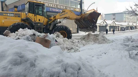 Başkale'de Ulaşım Sorunu Devam Ediyor