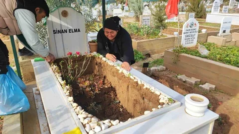Adana'da Anne Gözyaşlarına Boğuldu