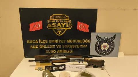 İzmir'de Uyuşturucu Operasyonu Yapıldı
