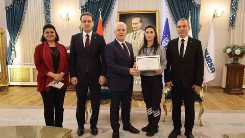 Bursa'da Güvenlik Görevlisine Teşekkür Belgesi