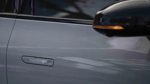 Çin Elektrikli Araçlarda Kapı Kollarını Yasakladı