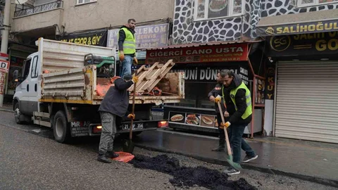 Yoğun Kar Sonrası Yol Onarım Çalışmaları Başladı