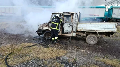 Payas'ta Kamyonet Yangını