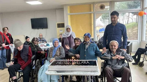 Düzce'de Anlamlı Doğum Günü Kutlaması