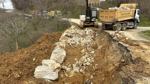 Düzce'de Heyelan Sonrası Müdahale