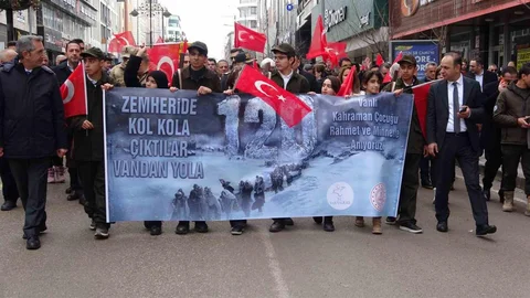 Van'da Şehit Olan Çocuklar Anıldı