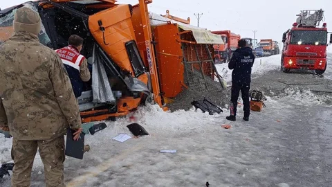 Van'daki Trafik Kazasında Ölü Sayısı İki Oldu