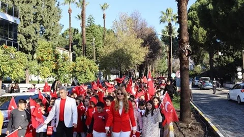 Köyceğiz’de Bayrak Yürüyüşü Gerçekleşti