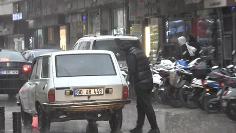 Kilis’te Sağanak Yağış Başladı