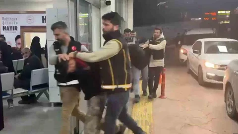 Şanlıurfa'da Kuyumcu Soygunu Güvenlik Kamerasında Görüntülendi