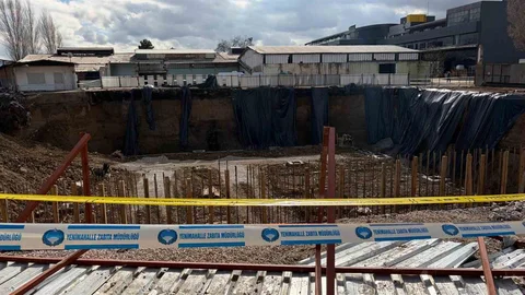 Ankara'da İnşaat Göçüğü Sonucu İşçi Hayatını Kaybetti