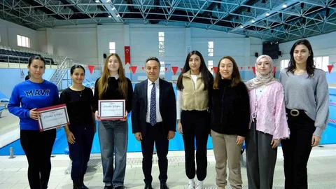 Kahraman Öğrenciler Ödüllendirildi