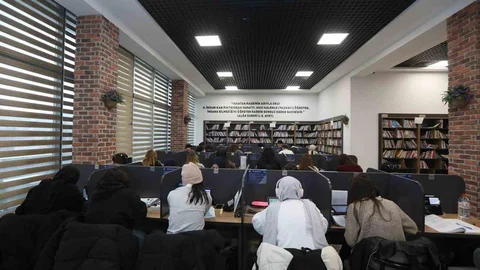 Kağıthane'de Millet Kıraathaneleri İlgiyi Üzerine Topluyor