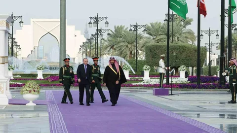 Cumhurbaşkanı Erdoğan Suudi Arabistan'da Karşılandı