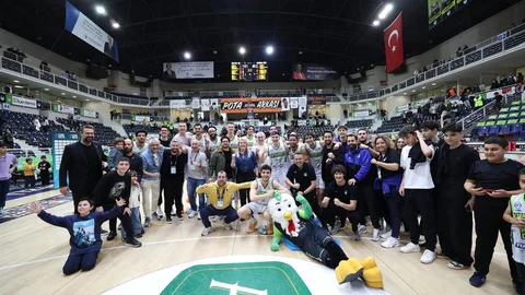 Denizli'de Anadolu Efes Galibiyeti Sevinci