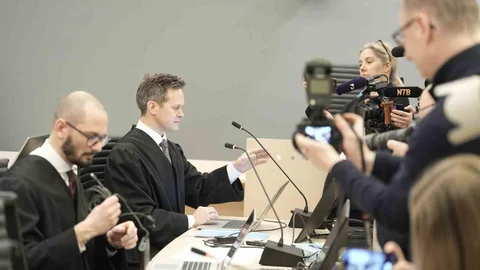 Norveç'te Veliaht Prensinin Oğlu Yargılanıyor