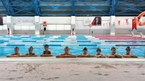 Bilecik'te Yüzme Antrenmanları Devam Ediyor