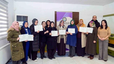 Kadınlar Teknik Eğitimle Meslek Ediniyor