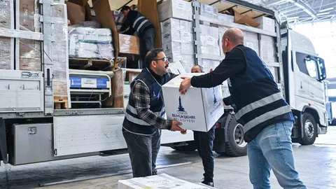 İzmir'den Hatay'a Yardım Gönderildi