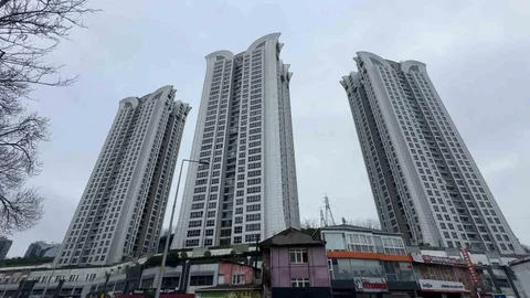 İstanbul'da 30. Kattan Düşen Çocuk Hayatını Kaybetti