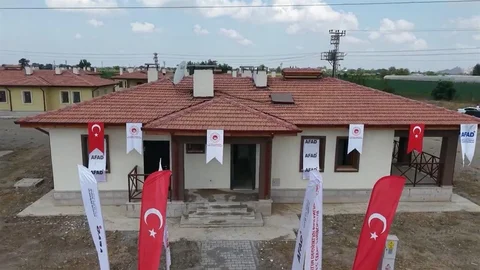 Osmaniye'de Konut ve İş Yerleri Teslim Edildi