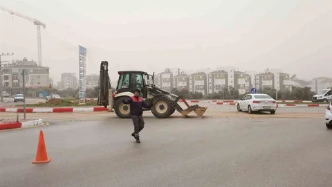 Kepez'de Yağış Sonrası Yol Bakımı