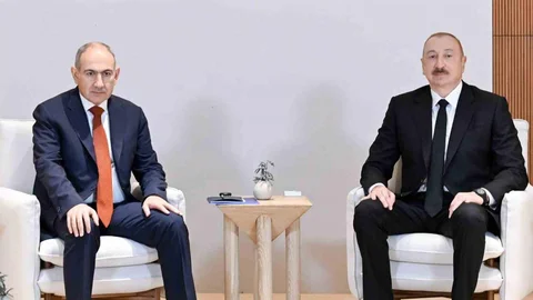 Aliyev ve Paşinyan BAE’de Görüştü