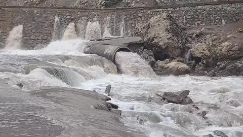 Sinek Çayı'nın Debisi Arttı