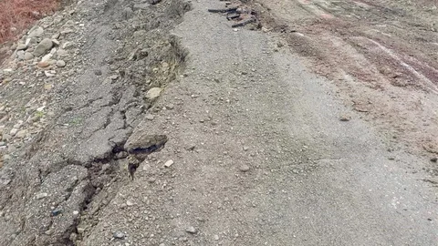 Sinop'ta Heyelan Sonrası Yol Yeniden Açıldı