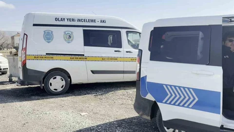 Aksaray'da Çatıdan Düşen İşçi Yaralandı