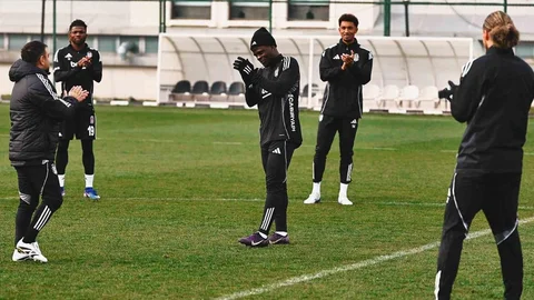 Beşiktaş'ta Junior Olaitan Takımla Çalıştı