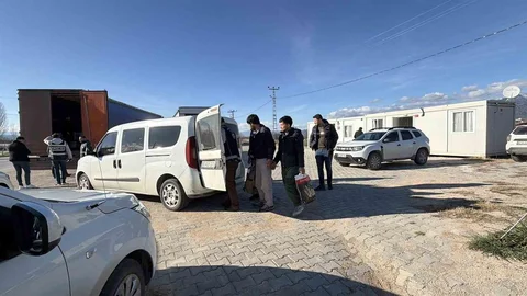 Mermer Yüklü Tırda Kaçak Göçmenler Yakalandı