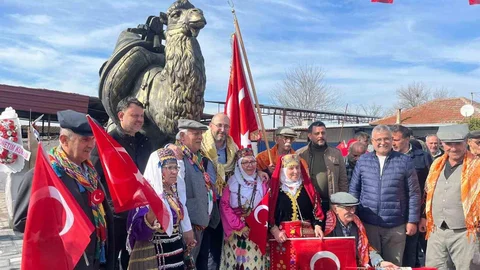 Deve Heykeli Turanlar'da Açıldı