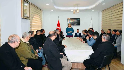 Milletvekili Ölmeztoprak Muhtarlarla Buluştu
