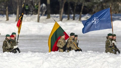 Almanya Litvanya'daki Zırhlı Tugayına Asker Gönderdi