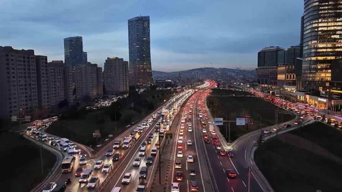İstanbul'da Trafik Yoğunluğu Arttı