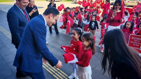 Karpuzlu'da Öğrencilerden Bayrak Sevgisi